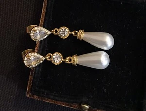 Vintage Style Pearls And And White Gems Earrings 18K Gold Plated - Picture 1 of 3