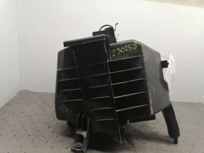 2015-2016 Toyota SIENNA Air Cleaner - Image 1 of 4