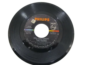 45 RECORD - THE 4 SEASONS - GIRL COMING RUNNING - Picture 1 of 1
