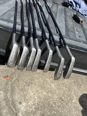 7 hierros Golden Bear AccuForce II 4,5,6,7,8,9, PW varillas de grafito Optimum Flex diestro Foto 1 de 4