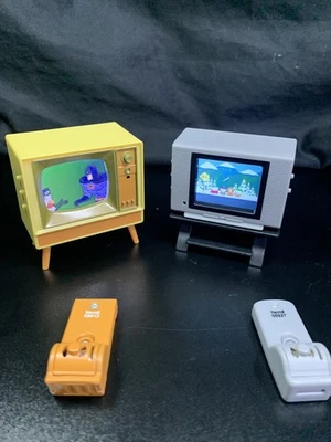 1/12 Pequeño Lote de TV Batman Clásicos y South Park Moderno Real Funcionando TV con Mandos a Distos Foto 1 de 4