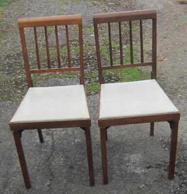 Par (2) SILLAS PLEGABLES de madera vintage LEG-O-MATIC asientos de vinilo marfil AIRSTREAM Foto 1 de 4