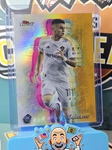 2024 Topps Finest MLS Fútbol #30 Gabriel Pec LA Galaxy RC Holo Brillo/25 Naranja - Imagen 1 de 2