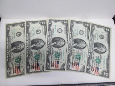 FIVE 1976 US $2 FEDERAL RESERVE NOTES- UNC & CONSECUTIVE FIRST DAY COVERS - Image 1 of 4