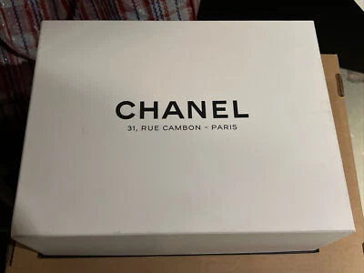 Caja Chanel grande vintage de París Foto 1 de 2