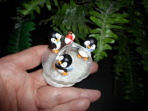 2016 PLAYGROUND PALS - penguins - Hallmark Christmas ornament - Picture 1 of 4