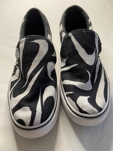 Rare Nike Court Royale AC Slip On SE CD8337-003 Mens 9 Geometric Abstract Swoosh - Picture 1 of 10