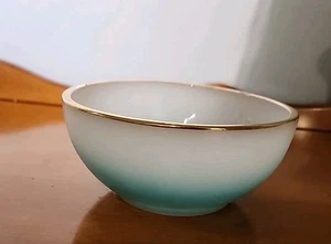 Zuppiera cereali vintage FIRE KING ombreggiata color verde acqua e bianco 5" con bordo oro - Foto 1 di 8