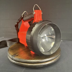 Streamlight Fire Vulcan Flashlight ~Orange~ No Charger ~NEEDS BATTERY~ USA Made - Imagen 1 de 8