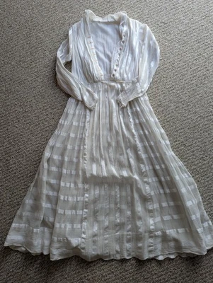 Antiguo vestido eduardiano de césped/vestido de novia Foto 1 de 4