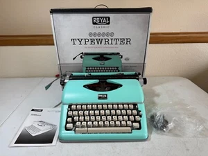 Royal Classic Manual Typewriter Mint Green Teal Collectible Ribbon MINT 79101T - Picture 1 of 4