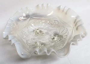 Antique Northwood White Rim Clear Glass Ruffle Bowl With Three Legs - MINT - Picture 1 of 6