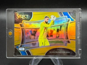 Gianluigi Donnarumma 2023-24 Panini Select FIFA Field Level Gold Prizm /10 Italy - Picture 1 of 11