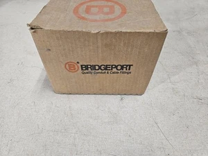 Bridgeport 264-DC 1-1/2 EMT Caja de 6 Acoplamiento de Compresión, Hormigón Apretado - Imagen 1 de 5