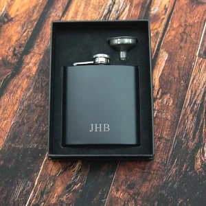 6oz Black Hipflask Gift Set !! Cute Personalised Initials!! Cute xx - Picture 1 of 3