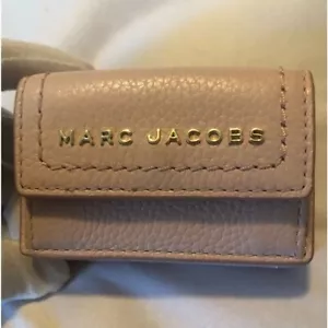 Marc Jacobs Tri-Fold Wallet The Groove Mini Wallet Pink - Picture 1 of 9