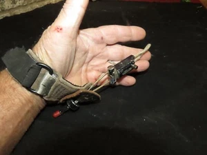 Vintage Wrist  Archery Release Bow String Finger Trigger Brand ? - Picture 1 of 11
