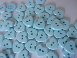 50 x Heart Shape Novelty Buttons 2 Hole Baby Buttons 14mm Blue SALE P38 - Picture 1 of 2