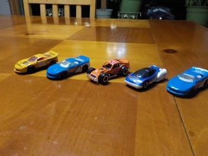 HOT WHEELS  5 CAR SET - Picture 1 of 2