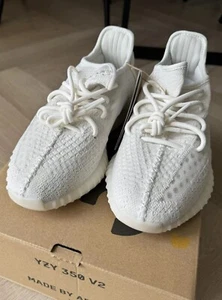 UK Size 8.5 - adidas Yeezy Boost 350 V2 Low Bone - Picture 1 of 6