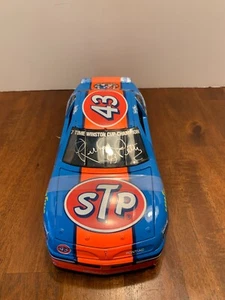 RICHARD PETTY Autographed Signed Auto ERTL 1:18 Die-cast Pontiac Car - Picture 1 of 5
