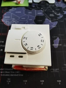 legrand 682810 vela bianca termostato elettronico con commutatore estate- invern - Foto 1 di 5