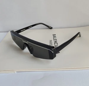 Auténticas gafas de sol BALENCIAGA BB0003S 001 rectangulares cuadradas negras grises 99 mm - Imagen 1 de 6
