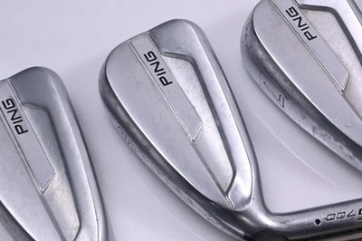 Left Hand Ping G700 Irons / 5-PW+UW+SW / Black Dot / Regular Flex UST Recoil ES - Image 1 of 4