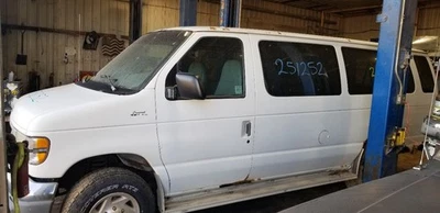 Резервуар охлаждающей жидкости подходит для фургона 97-07 FORD E150 2115412 - Изображение 1 из 4