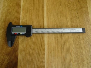 Elektronischer Digitaler Messschieber Kohlefaser Zifferblatt 150mm - Bild 1 von 6