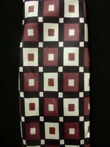 VINTAGE 1960'S-1970'S POLY WHITE,PURPLE,VIOLET TIE - Picture 1 of 3