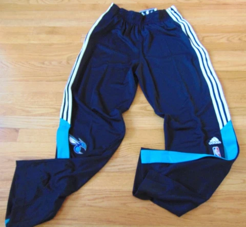 ADIDAS NBA AUTHENTIC CHARLOTTE HORNETS BLACK ON COURT PANTS BUTTON DOWN SZ XL+2 Cover