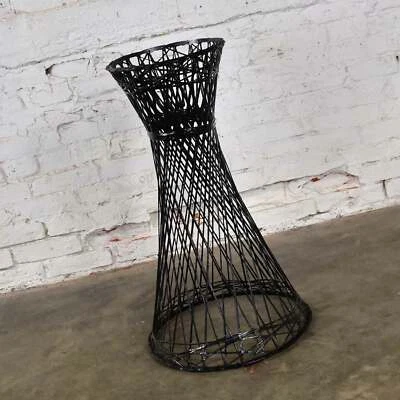 MCM Spun Fiberglass Plant Stand - Image 1 of 4