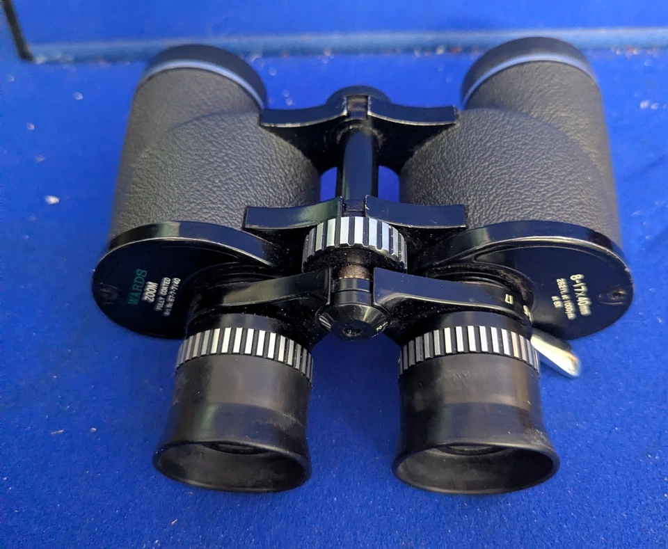  Wards Binoculars - Black  8-17x40mm Zoom - Image 1 of 4