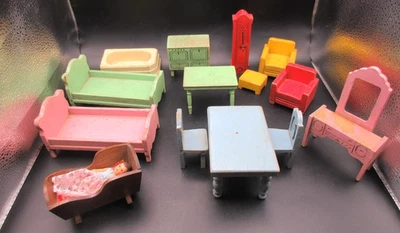 Lote de 14 Muebles Artesanos De Colección Años 50 Madera Miniatura COMPLETOS Casa de Muñecas Hechos a Mano 1:12 Foto 1 de 4