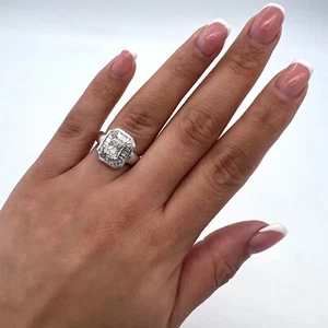 14 Karat Weißgold Verlobungsring 1,79 KT Klarheit verbesserter Diamant Einzelhandelswert = 14.000 $ - Bild 1 von 5