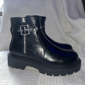 Womens Glamorous Black Leather Ankle Boots Chunky Sole Buckle Zip Up - Uk 8 - Picture 1 of 10