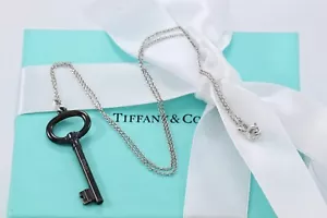 Tiffany & Co. Sterlingsilber & Titan ovaler Schlüssel Anhänger 16" Halskette - Bild 1 von 10