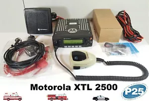 Radio móvil digital Motorola XTL2500 800 MHz SmartZone P25 M21URM9PW1AN - Imagen 1 de 1