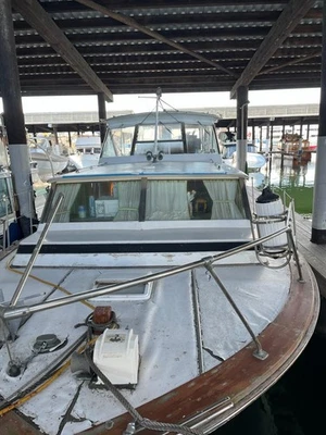 1967 Chris Craft Constellation 40' w/ Title - Image 1 of 4
