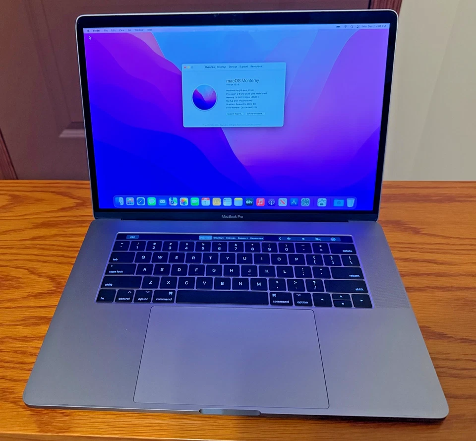 Apple MacBook Pro 2016 A1707 15" i7-6700HQ 16GB 1TB SSD AMD Pro 460 *TAL CUAL* Foto 1 de 4