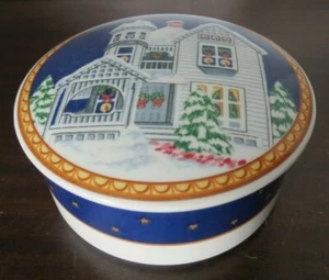 Mikasa - "Victorian Holiday" Covered Trinket Box / Candy Dish (HK508 / 683) - Imagen 1 de 7