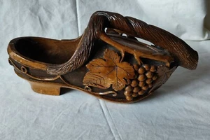 Carved Wooden Cloof - Picture 1 of 8