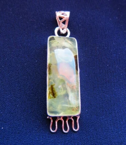 Prehnite Gemstone Delicate Pretty Silver Pendant Size 49 mm - Picture 1 of 4