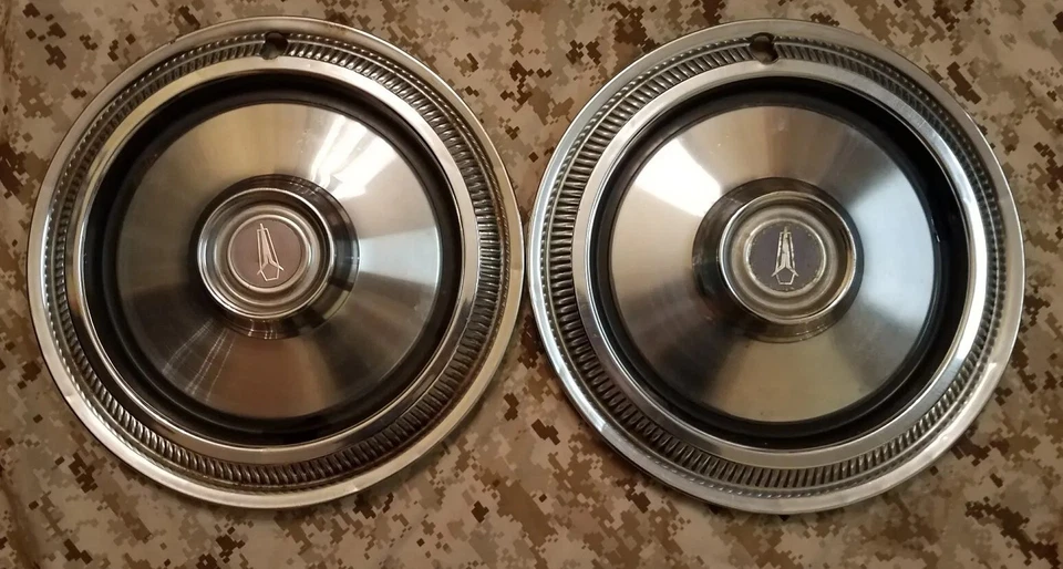1974-1979 Plymouth 14" wheel  Hub Caps Valiant Duster Barracuda Scamp oem mopar - Image 1 of 4