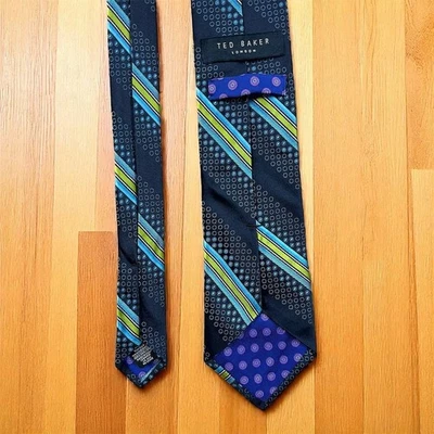 Corbata de seda geométrica azul Ted Baker de longitud clásica para hombre Foto 1 de 4