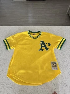 Oakland A’s Rickey Henderson / Mitchell & Ness / LG - Picture 1 of 11