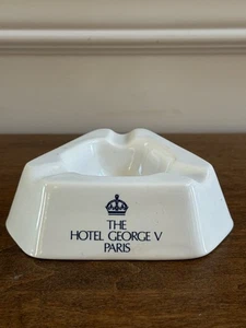 CENICERO DE CERÁMICA VINTAGE MCM PUBLICIDAD HOTEL GEORGE V PARÍS FORMA TRIANGULAR - Imagen 1 de 9