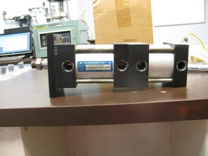 Duramaster Pneumatic Air Cylinder DS3202/01MF1B1MB - Picture 1 of 6