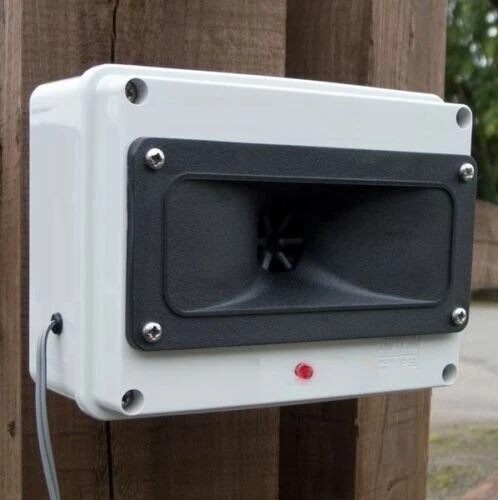 Repellente ultrasuoni per uccelli colombi gabbiani corvi – versione da esterno - Immagine 1 di 1